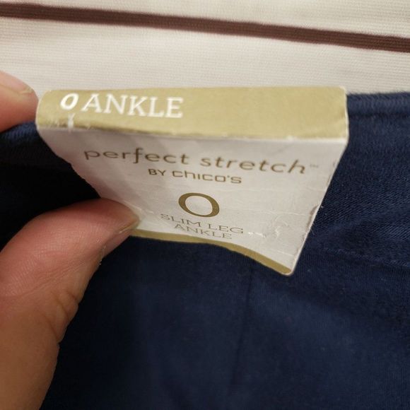 Chico's Women's Navy Blue Perfect Stretch Slim Leg Ankle 570255765 Pants 0 4 - Picture 4 of 13